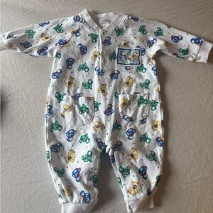 Vintage Baby One-Piece Footless Pajamas in White with Multicolor teddy bears